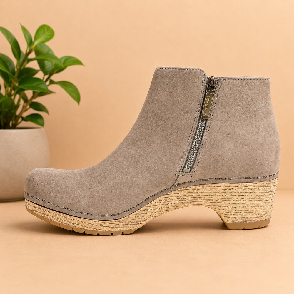 NWT Dansko Lizanne Women's Nubuck Ankle Booties Taupe Size 9.5-10 US